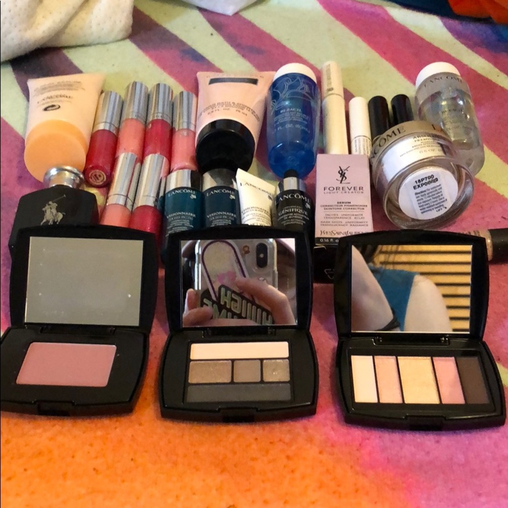 Cosmetic Sample Set!! 💄